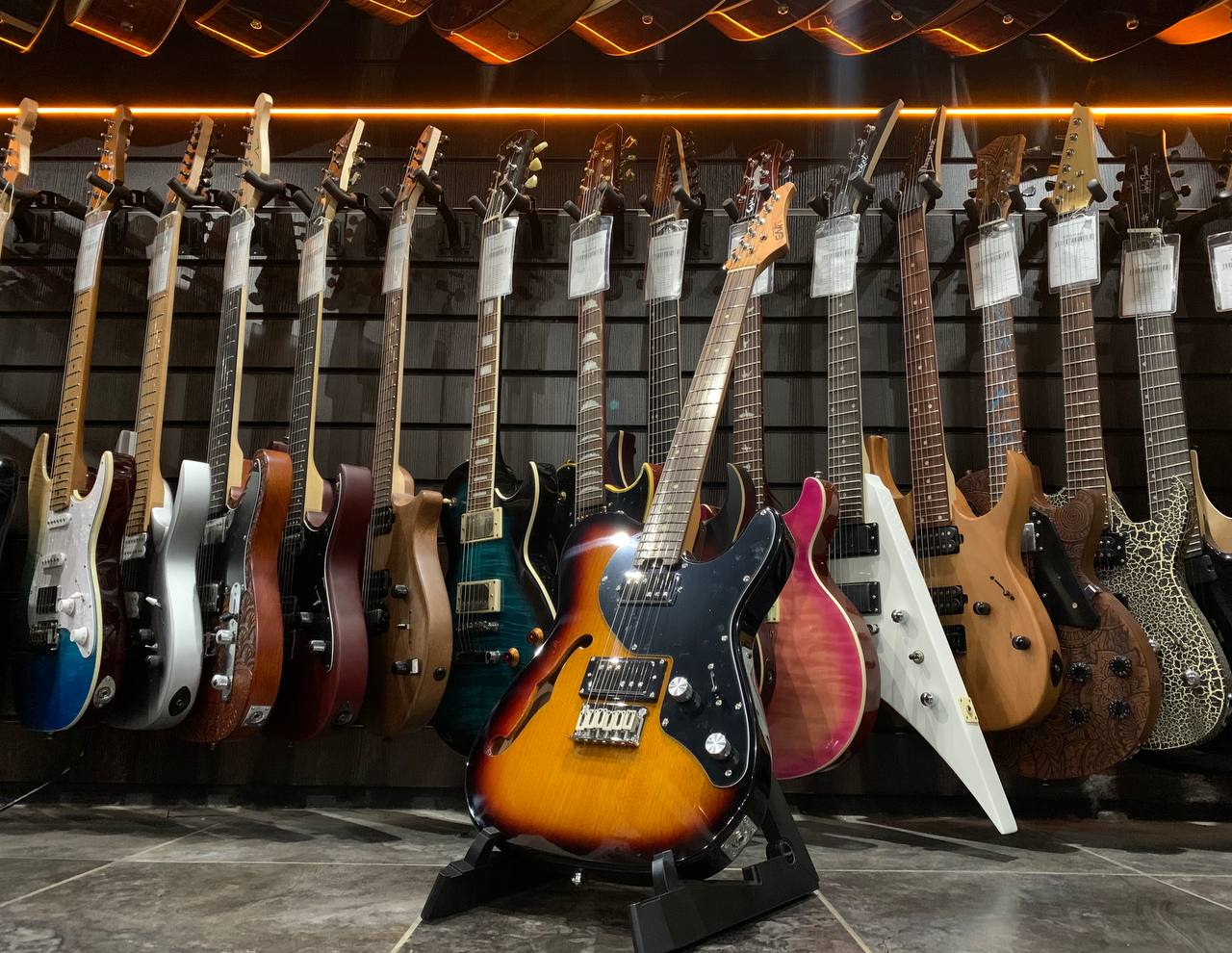 Электрогитара EART Guitar E-TT72 Sunburst