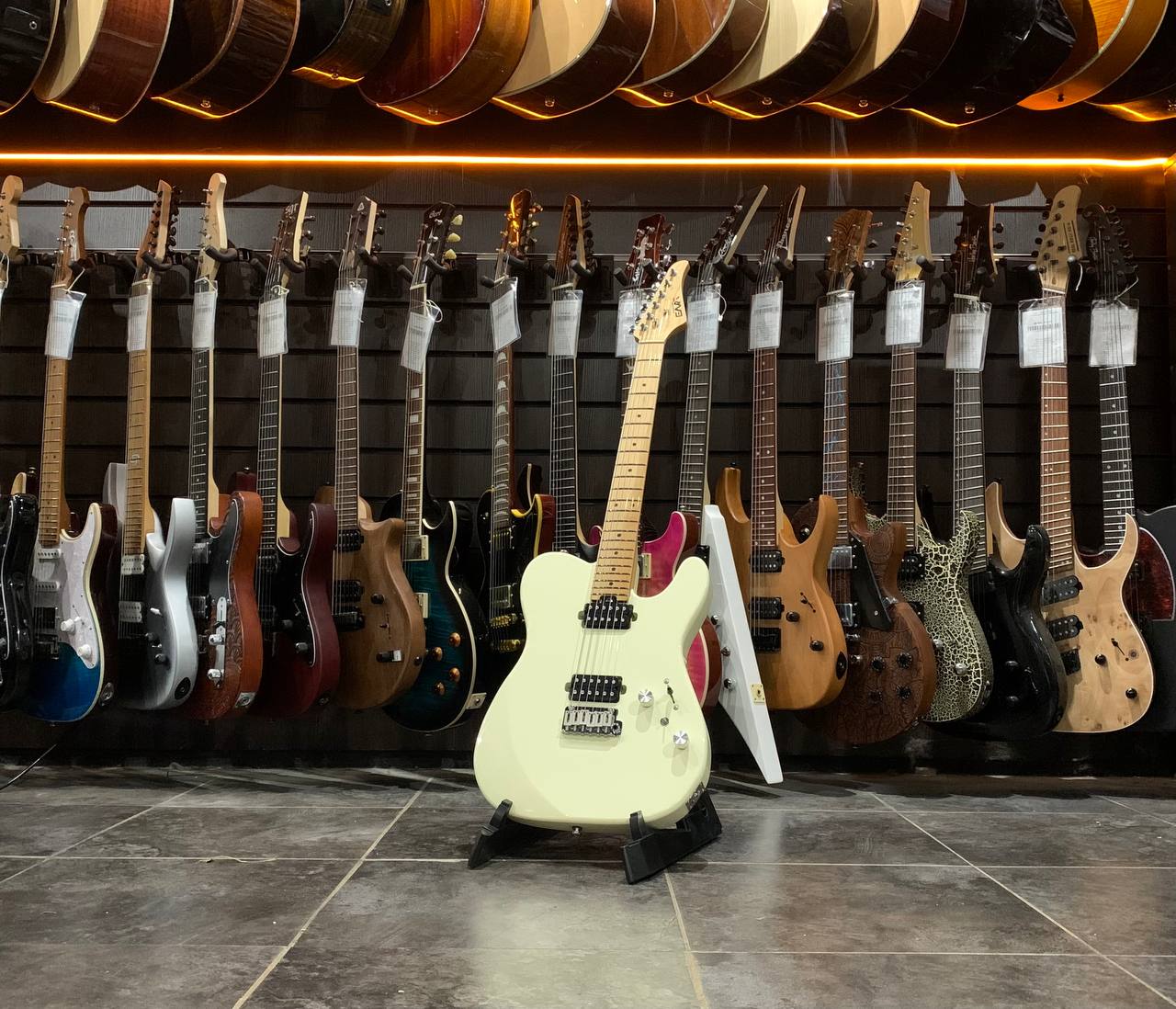 Электрогитара Eart Guitar TL-380 White