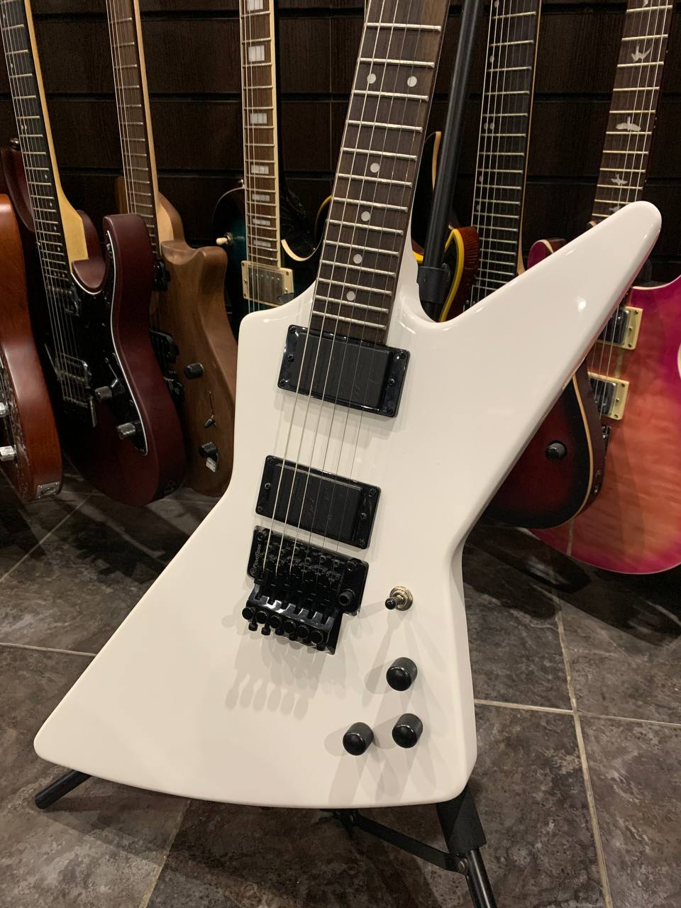 Электрогитара Explorer Magna (Floyd Rose + Активы) - изображение 3