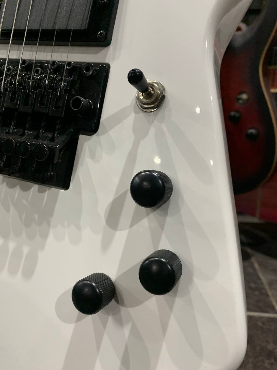 Электрогитара Explorer Magna (Floyd Rose + Активы) - изображение 8
