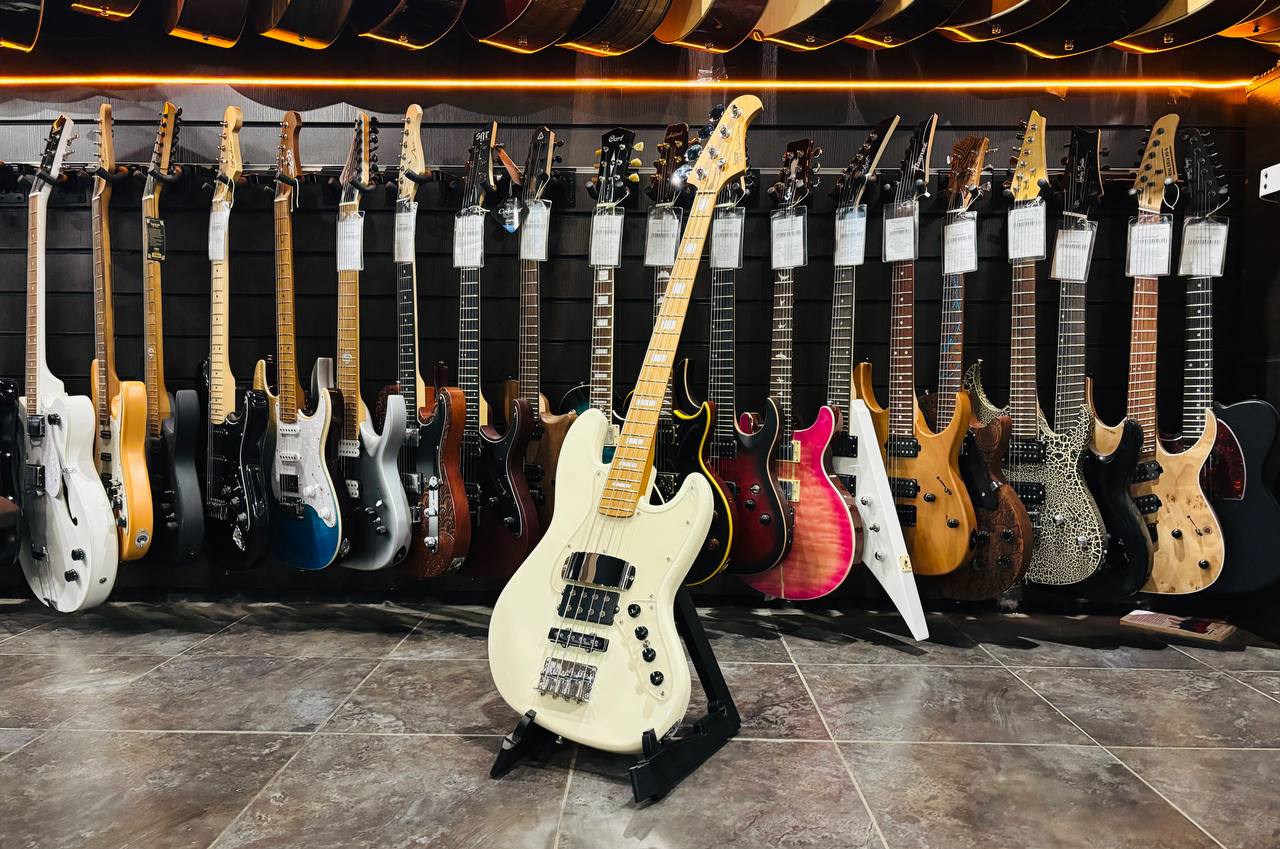 Бас Гитара SQOE Jazz Bass White (Активы)