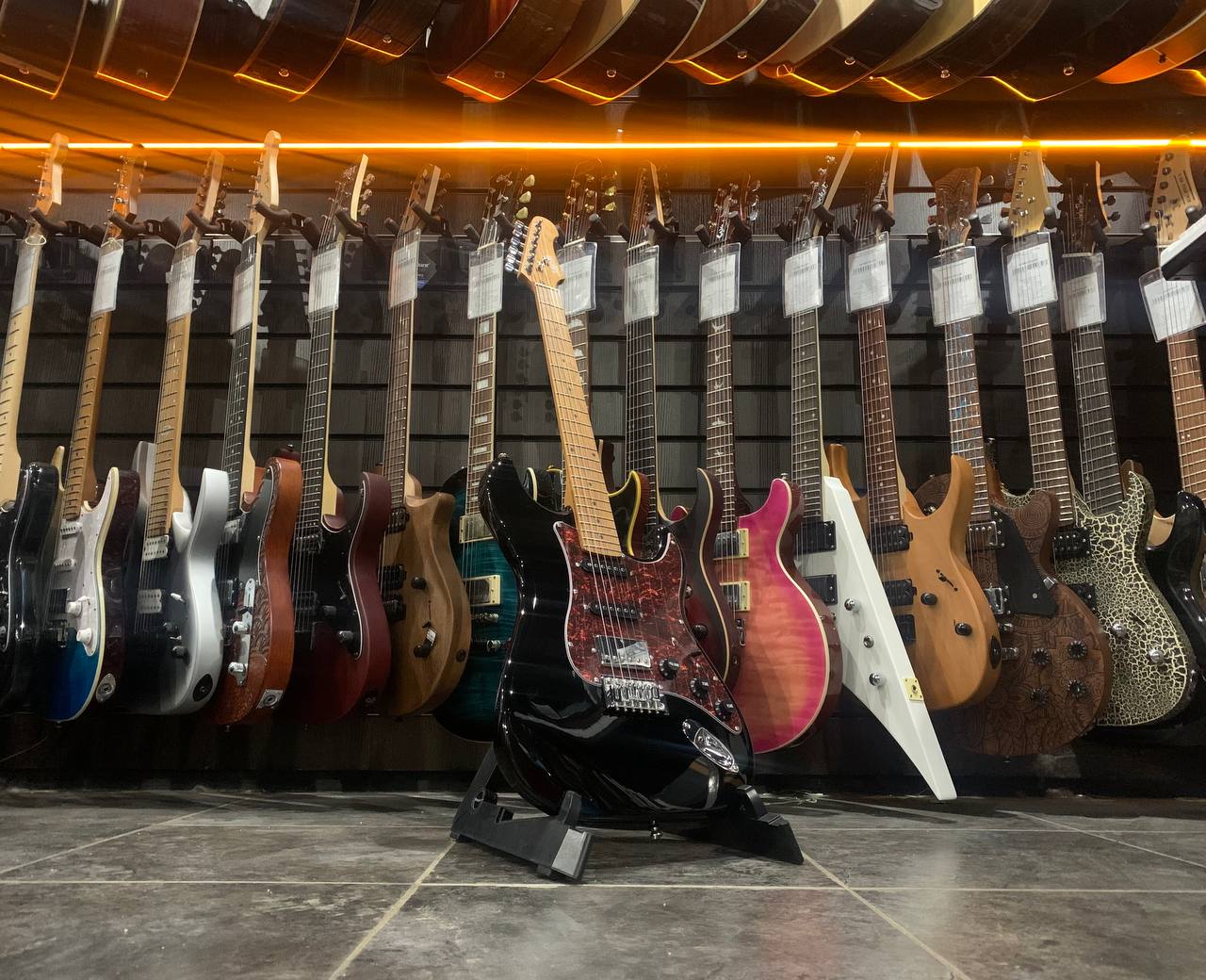 Электрогитара Jet Stratocaster HSS JS-250 Black