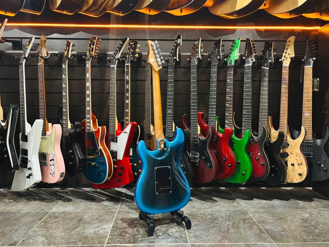 Электрогитара-Процессор GTRS by Mooer P800 Dark Night - изображение 2