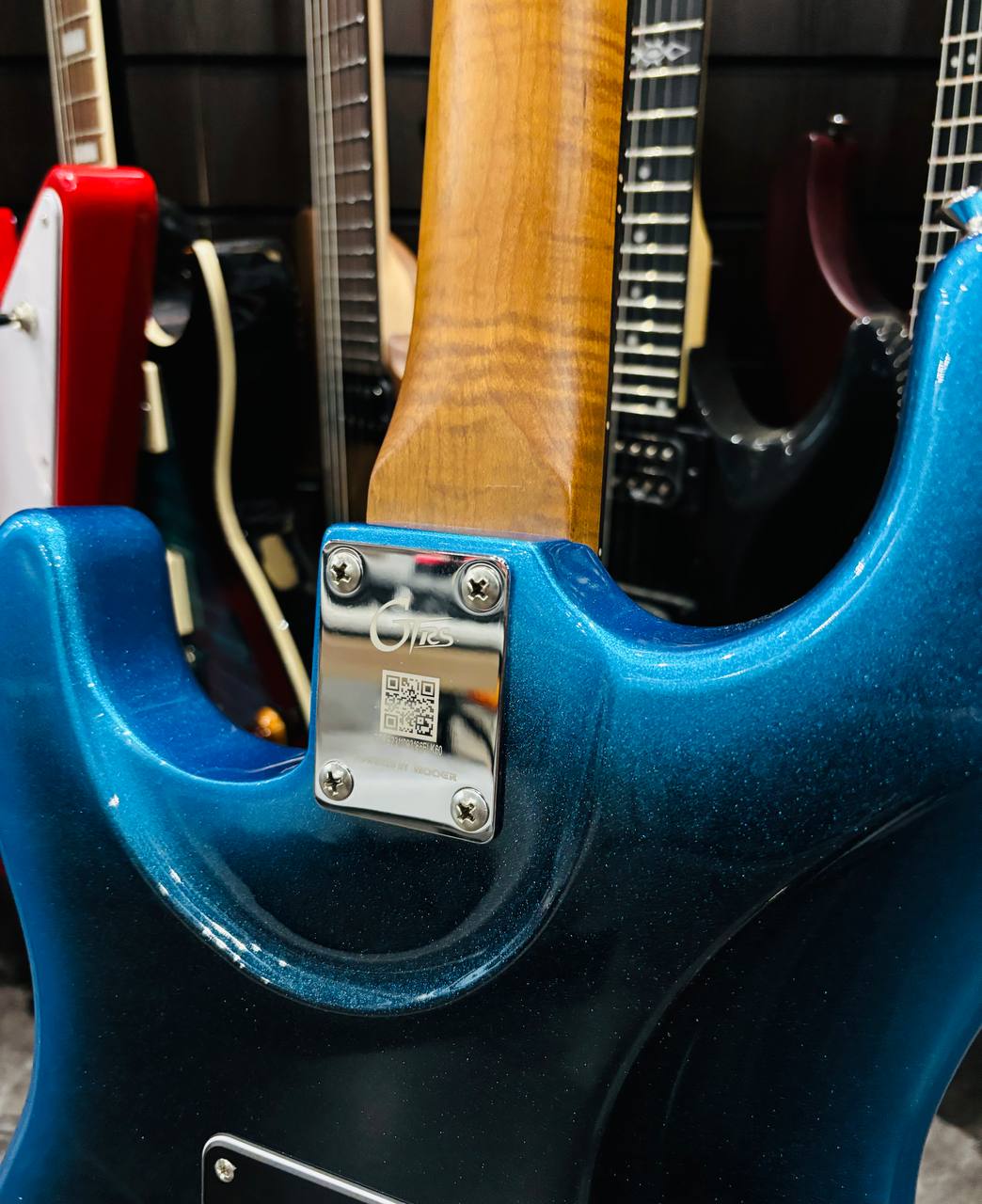 Электрогитара-Процессор GTRS by Mooer P800 Dark Night - изображение 8