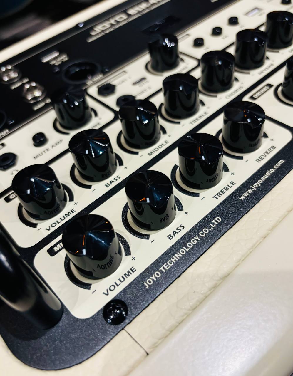 Комбоуситель Joyo 40 ват 2 канала + Чехол (Аккумуляторный) - изображение 7