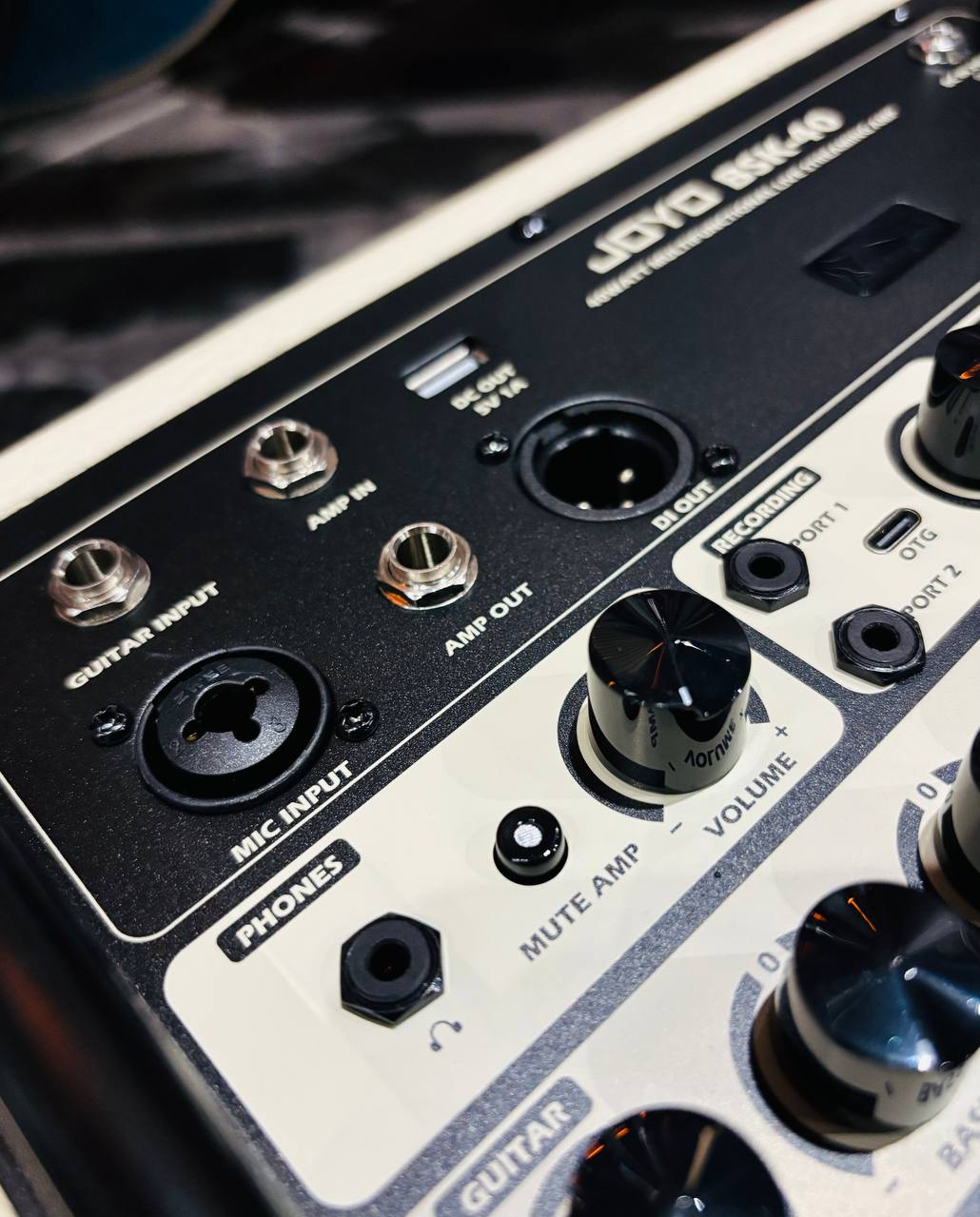 Комбоуситель Joyo 40 ват 2 канала + Чехол (Аккумуляторный) - изображение 8