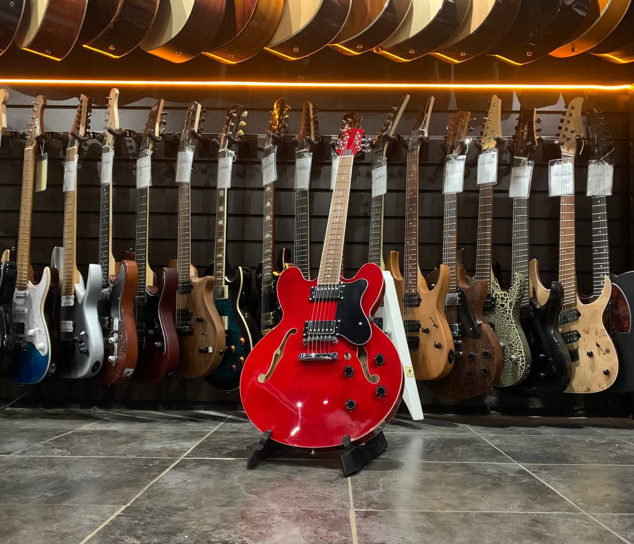 Электрогитара EART 335 Gloss Red