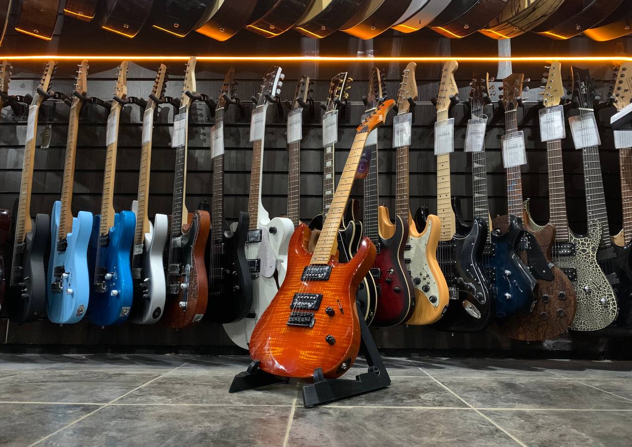 Электрогитара SuperStratocaster Luxars HH SB