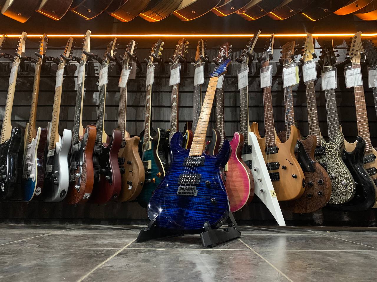 Электрогитара SuperStratocaster Luxars HH