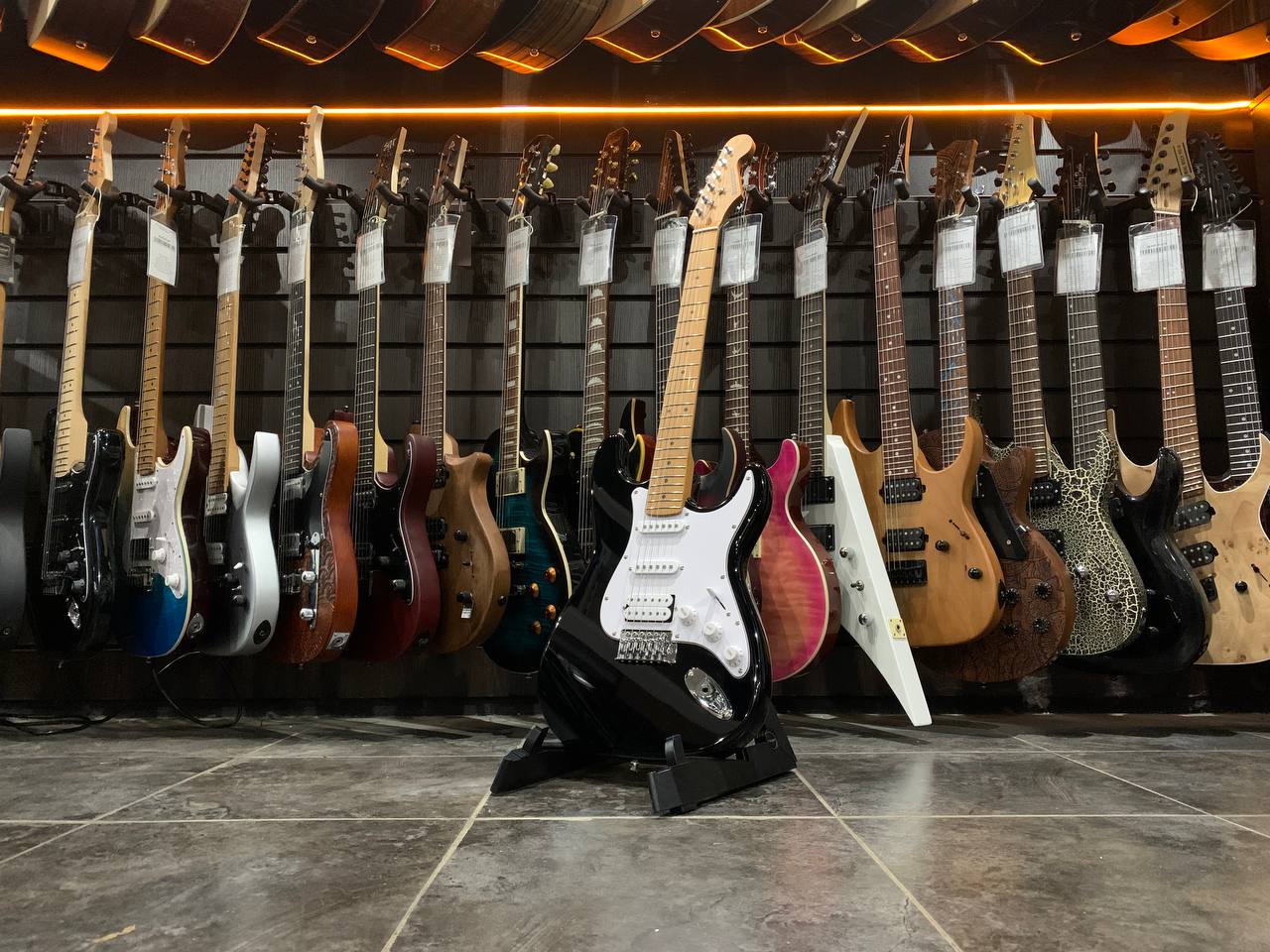 Электрогитара Stratocaster HSS