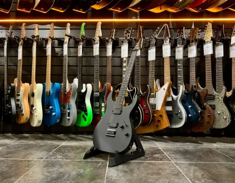 Электрогитара Spira Super Stratocaster 400 MBK