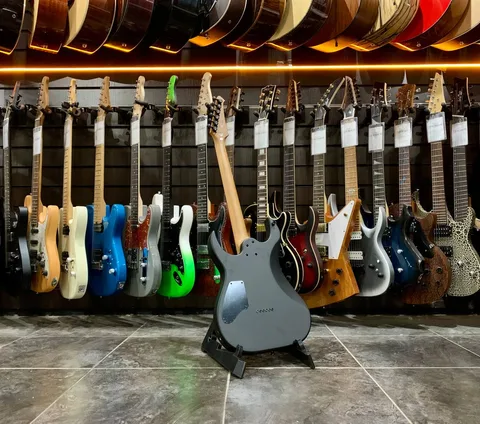 Электрогитара Spira Super Stratocaster 400 MBK