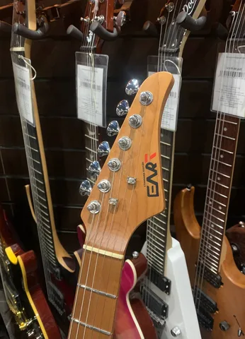 Электрогитара EART Guitar NK-VS60 Gold - изображение 9