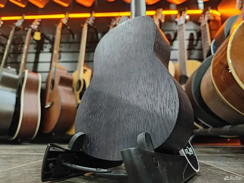 Укулеле из Красного Дерева (Индонезия)