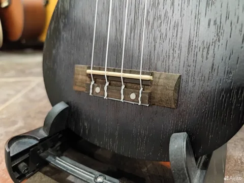 Укулеле из Красного Дерева (Индонезия)