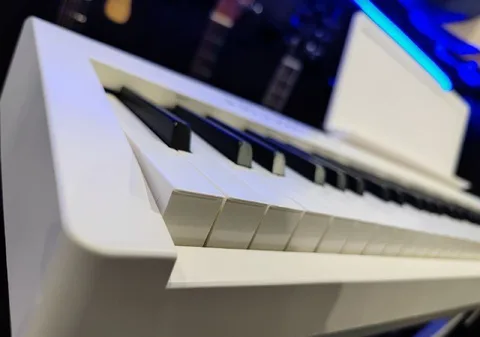 Белое Цифровое Пианино Roland FP-30X + Стойка
