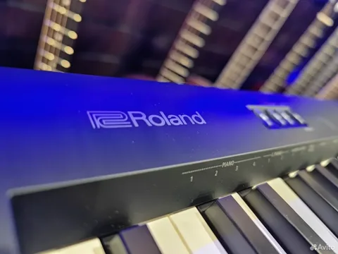 Цифровое Пианино Roland + Стойка (комплект)