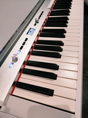 Цифровое Корпусное Пианино NUX NCK-330 WE
