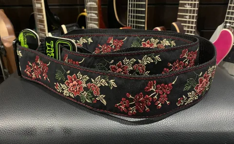 Ремень для Гитар Ernie Ball Red Rose