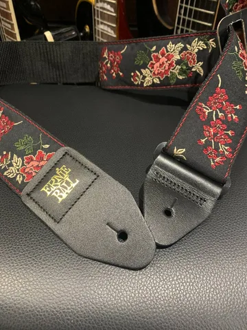 Ремень для Гитар Ernie Ball Red Rose