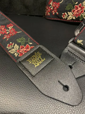 Ремень для Гитар Ernie Ball Red Rose