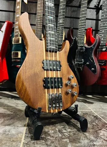 Бас Гитара Custom Shop (на Базе Jackson) + Кейс