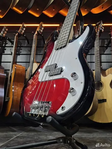 Бас Гитара Precision Bass + Аксессуар