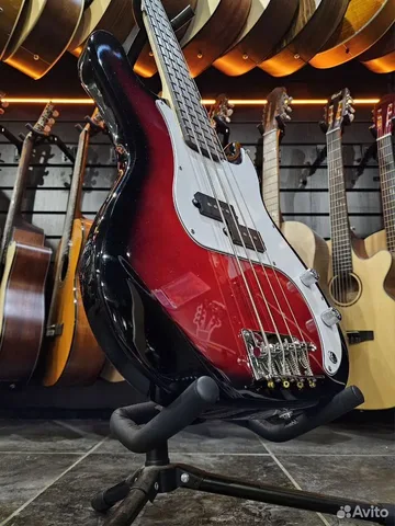 Бас Гитара Precision Bass + Аксессуар