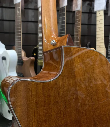 Электро-Акустическая Гитара из Красного Дерева Tesoro Grand EQ