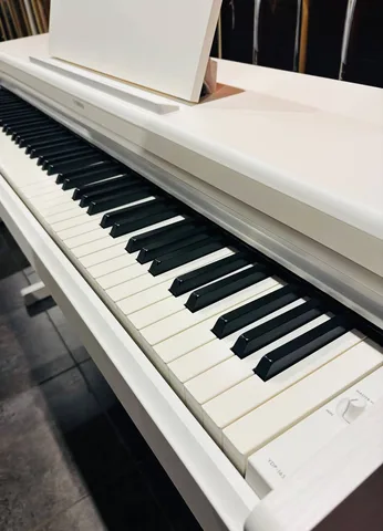 Корпусное Цифровое Пианино Yamaha YDP-145 WH