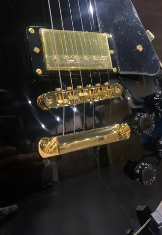 Электрогитара McCartney Les Paul Gold Black - изображение 7
