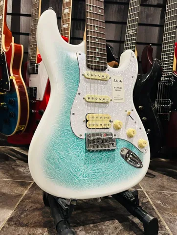 Электрогитара Premium Stratocaster Saga HSS - изображение 3