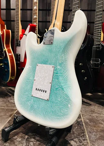 Электрогитара Premium Stratocaster Saga HSS - изображение 4