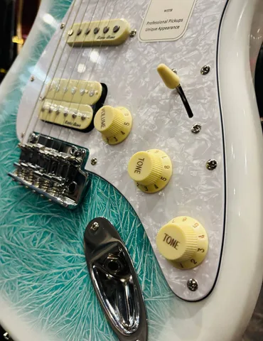Электрогитара Premium Stratocaster Saga HSS - изображение 6