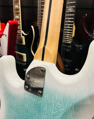 Электрогитара Premium Stratocaster Saga HSS - изображение 8