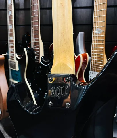 Электрогитара Schecter Black Avenger - изображение 8