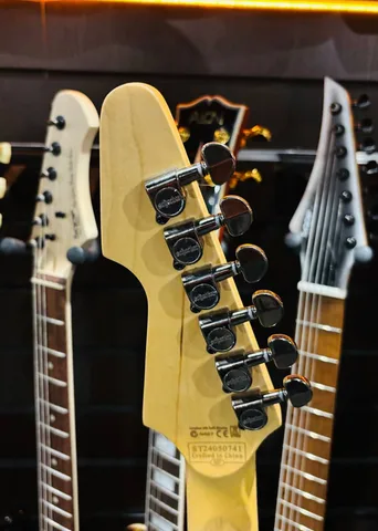 Электрогитара Schecter Black Avenger - изображение 10