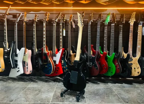 Электрогитара SuperStratocaster HH (Индонезия) - изображение 2