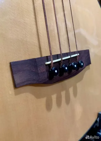 Акустический Бас с Подключением Peavey