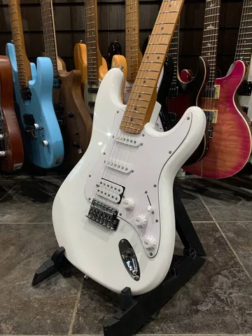 Электрогитара Stratocaster HSS WH - изображение 3