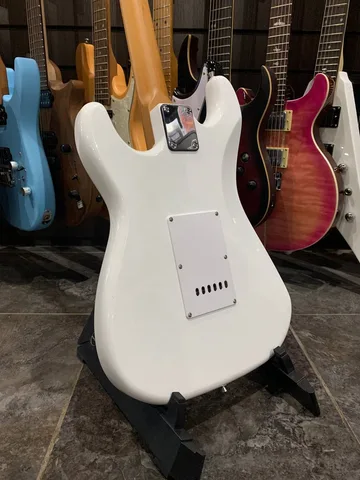 Электрогитара Stratocaster HSS WH - изображение 4