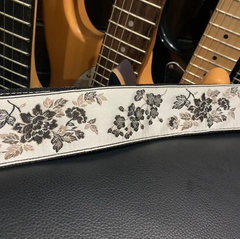 Гитарный Ремень Ernie Ball White Rose - изображение 8
