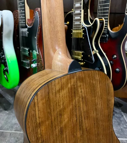 Бас Укулеле Olive EQ из Массива Красного Дерева (Струны Металл)
