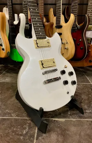 Электрогитара Yamaha SG-200 Custom Pearl White (Группа Кино)