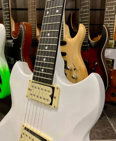 Электрогитара Yamaha SG-200 Custom Pearl White (Группа Кино)