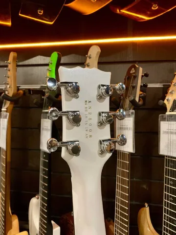 Электрогитара Yamaha SG-200 Custom Pearl White (Группа Кино)