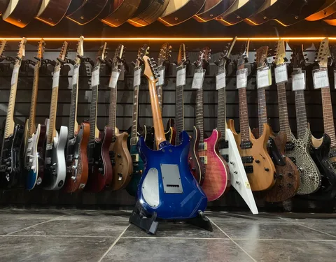 Электрогитара SuperStratocaster Luxars HH - изображение 2