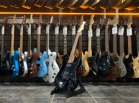 Электрогитара Stratocaster HH Black Gloss